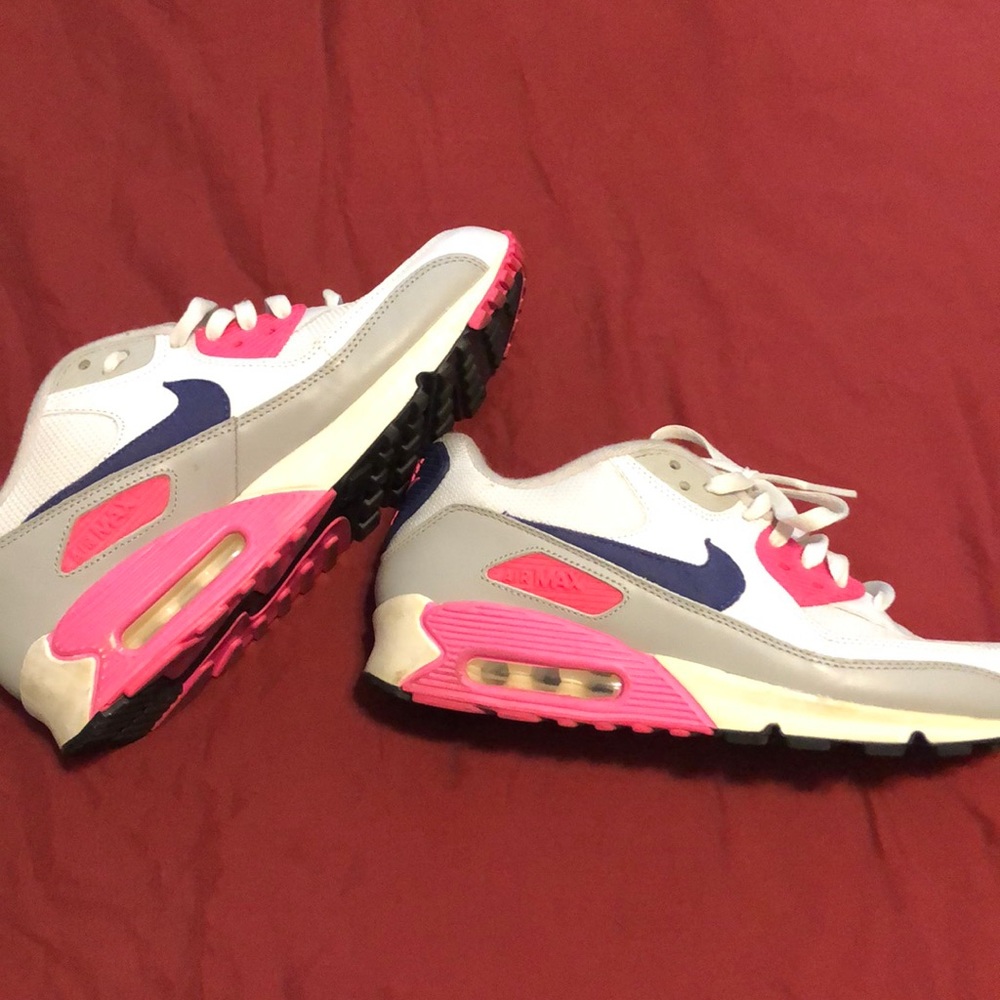 Nike air tennis shoes